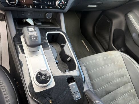 Used 2025 Mitsubishi Outlander SE FWD image 33