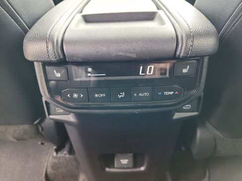 Used 2024 Toyota Grand Highlander AWD image 13