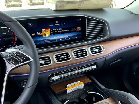 Certified 2025 Mercedes-Benz GLE 350 4MATIC image 8