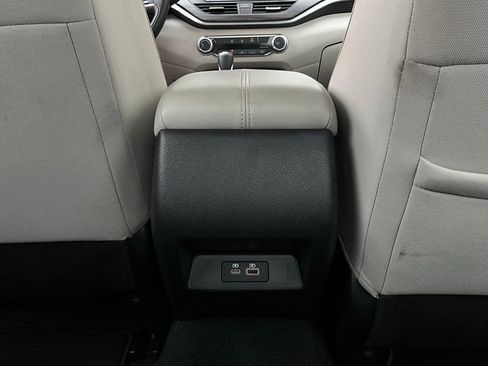 Used 2025 Nissan Altima 2.5 SV image 13