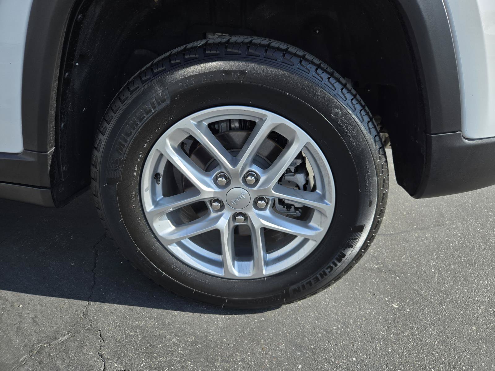 Used 2025 Jeep Grand Cherokee Laredo X RWD image 34