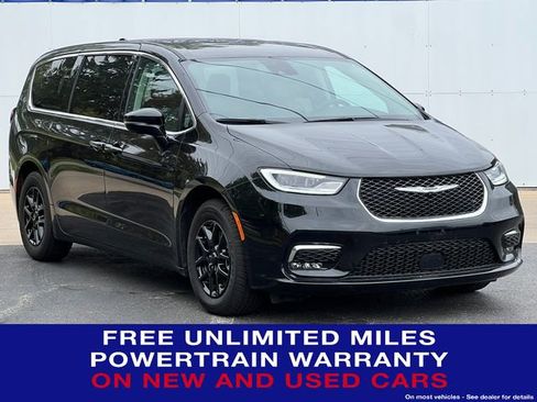 Used 2024 Chrysler Pacifica Touring-L FWD image 1