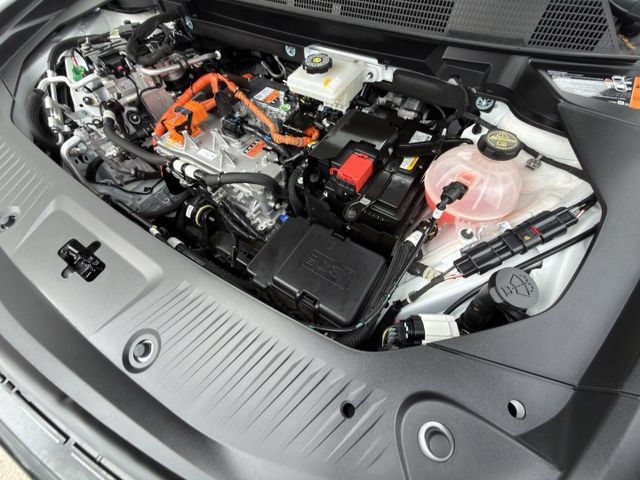 Certified 2024 Chevrolet Equinox EV RS FWD image 30