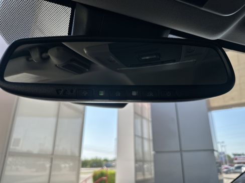 Certified 2020 Toyota Camry XLE w/ Navigation Package image 37