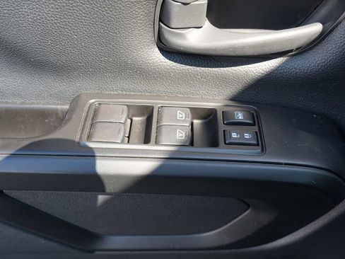 Used 2023 Nissan Titan S AWD/4WD image 17