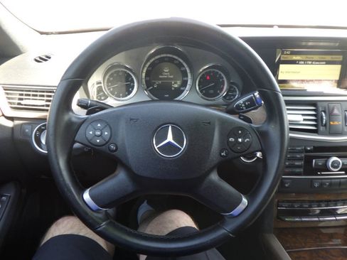 Used 2011 Mercedes-Benz E 350 4MATIC Sedan image 23
