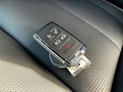 New 2024 Jaguar I-PACE R-Dynamic HSE image 33