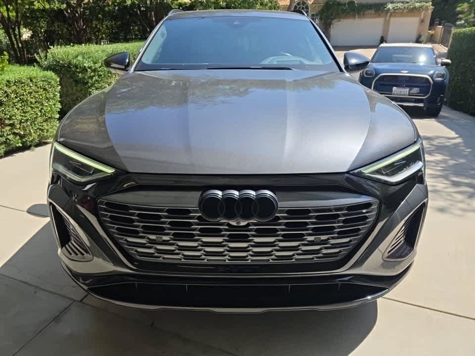 Used 2024 Audi Q8 e-tron Premium Plus AWD/4WD image 2