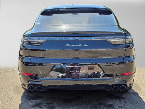 Used 2022 Porsche Cayenne Turbo AWD/4WD image 4