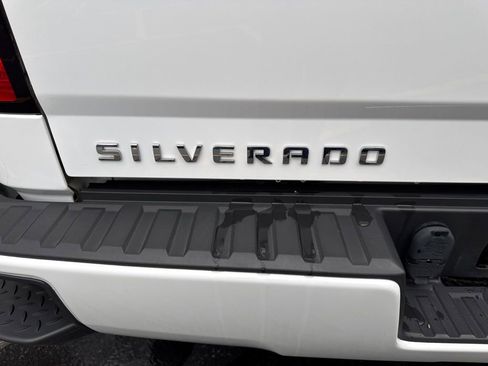 Used 2018 Chevrolet Silverado 1500 LT w/ All Star Edition AWD/4WD image 17