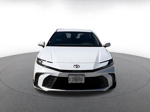 Used 2025 Toyota Camry SE FWD image 4