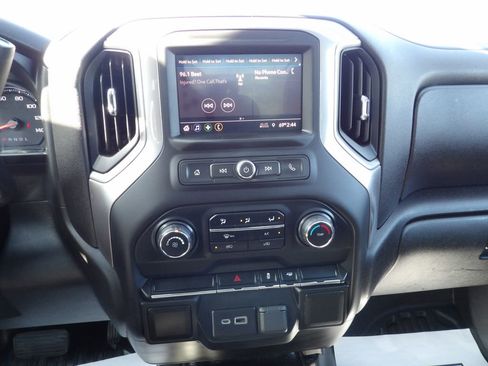 Used 2021 Chevrolet Silverado 2500 W/T image 22