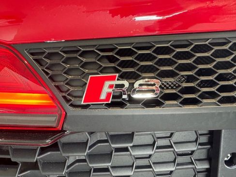 Used 2021 Audi R8 V10 w/ Premium Package image 15