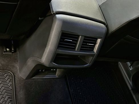 Used 2023 Volkswagen Atlas Cross Sport SEL AWD/4WD image 29