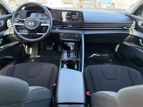Certified 2025 Hyundai Elantra Blue image 12
