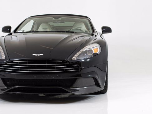 Used 2014 Aston Martin Vanquish Volante RWD image 19