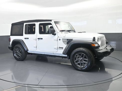 Used 2024 Jeep Wrangler Unlimited Sport AWD/4WD image 8