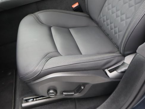 Used 2025 Volvo XC90 B5 Plus image 17