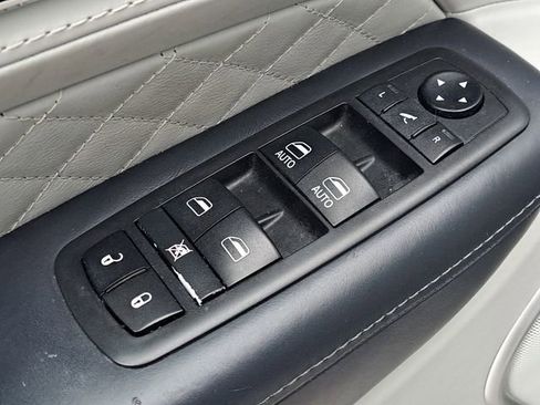 Used 2019 Jeep Grand Cherokee Summit image 21