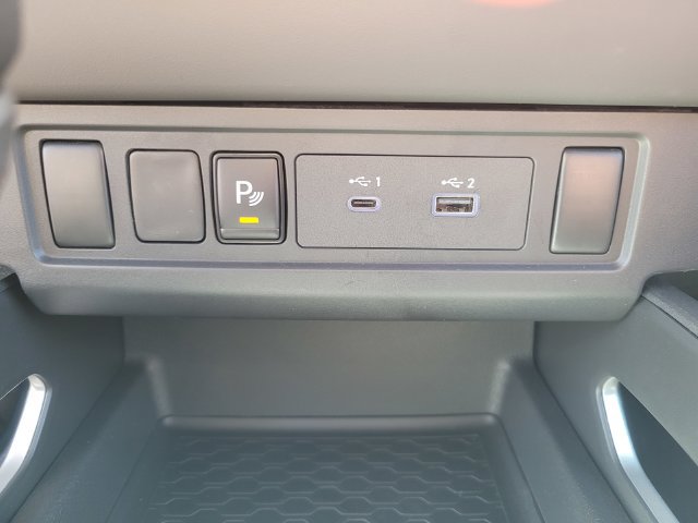 Certified 2024 Nissan Frontier SV w/ Technology Package AWD/4WD image 25