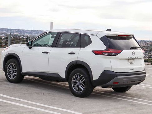 Used 2023 Nissan Rogue S AWD/4WD image 6