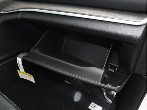 New 2025 Jeep Grand Cherokee Limited w/ Luxury Tech Group II image 30