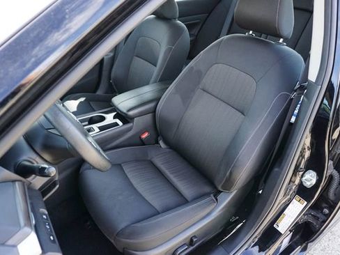 Used 2024 Nissan Altima 2.5 SV FWD image 12