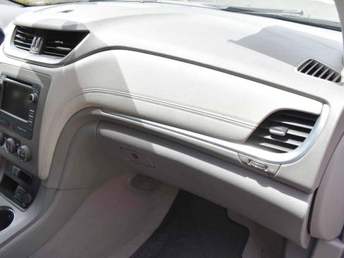 Used 2017 Chevrolet Traverse LS FWD image 43