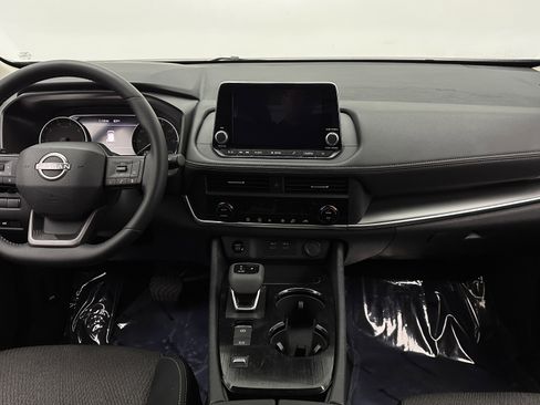 Used 2026 Nissan Rogue SV image 28