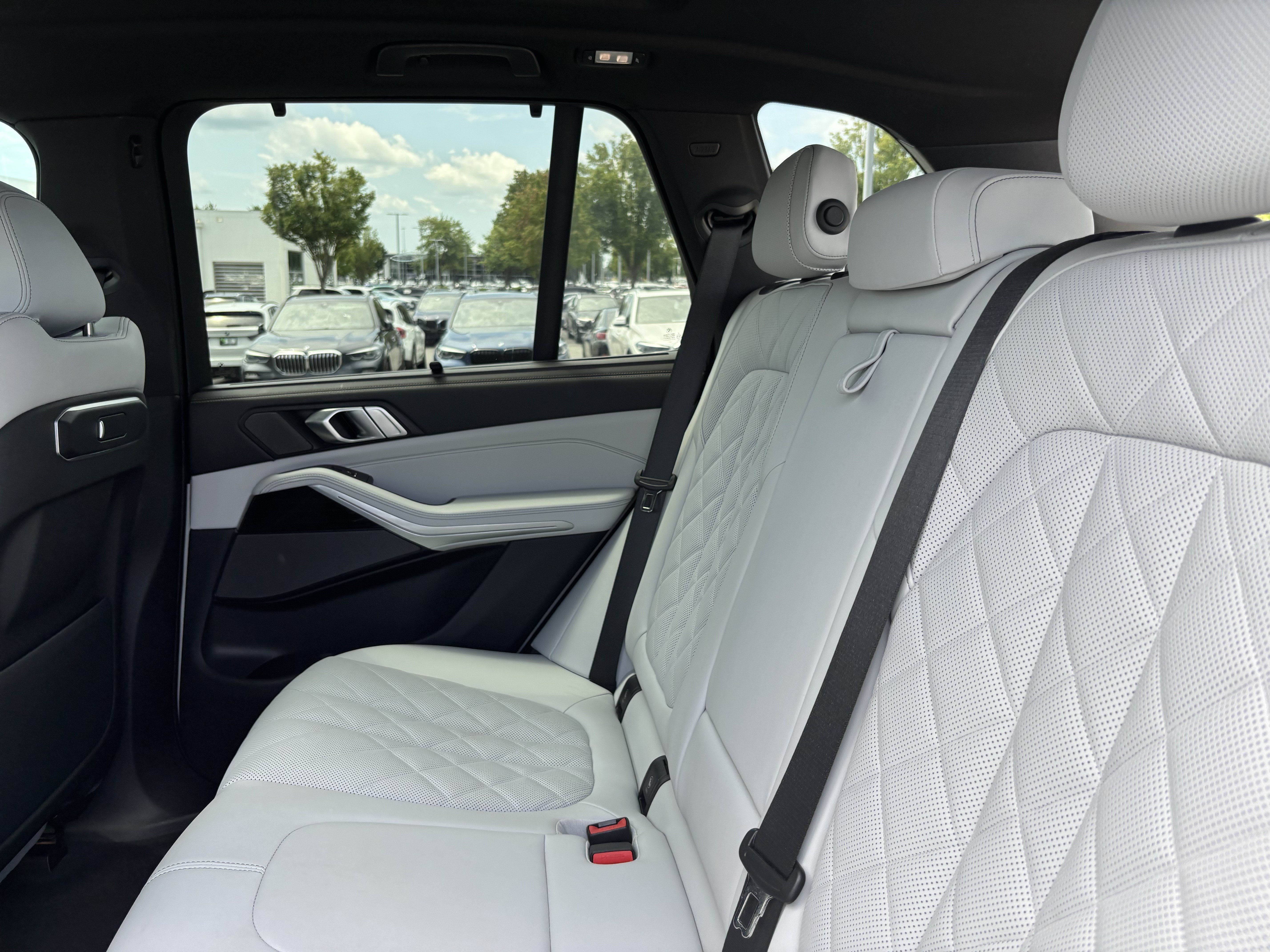 Certified 2024 BMW X5 xDrive40i w/ Premium Package AWD/4WD image 33