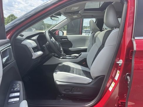 New 2025 Mitsubishi Outlander SE image 14