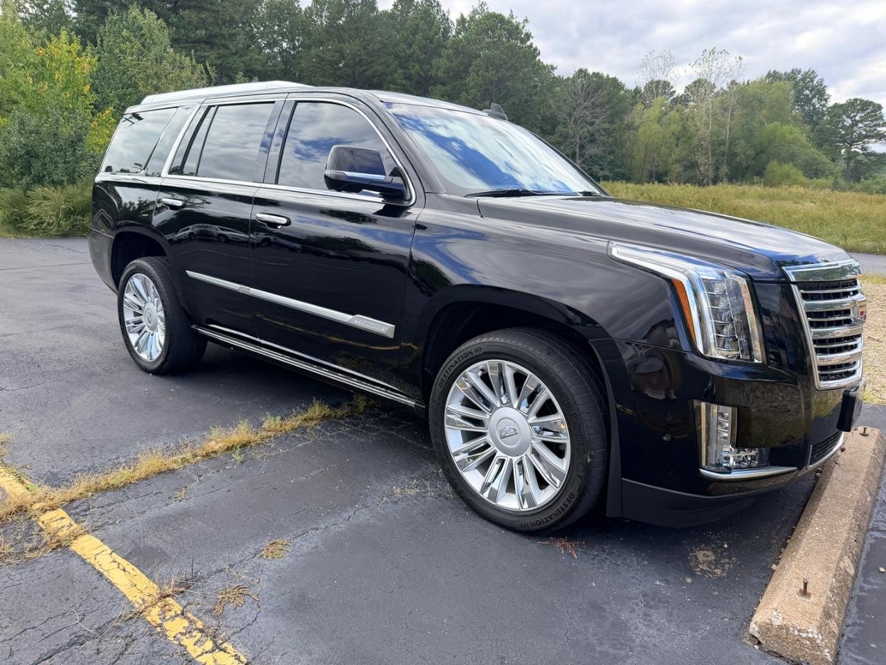 Used 2018 Cadillac Escalade Platinum AWD/4WD image 8