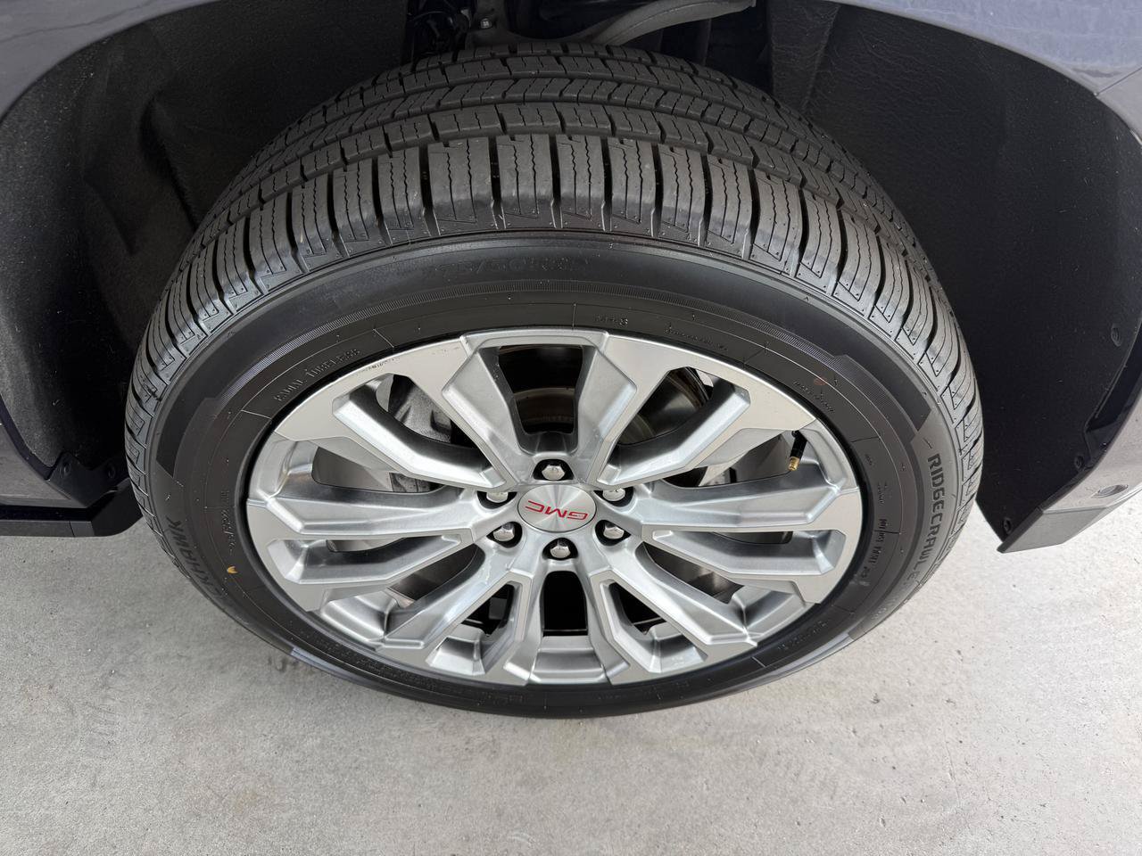 Used 2024 GMC Yukon Denali w/ Advanced Technology Package AWD/4WD image 55