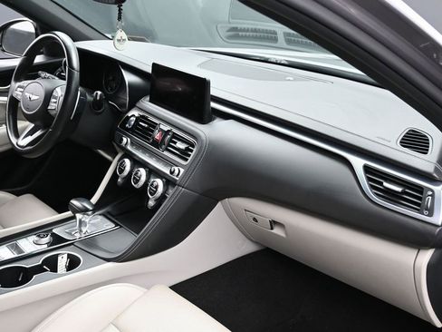 Used 2023 Genesis G70 2.0T image 34