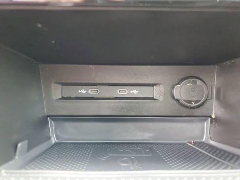 Certified 2023 Volkswagen Taos SE w/ Panoramic Sunroof Package FWD image 21