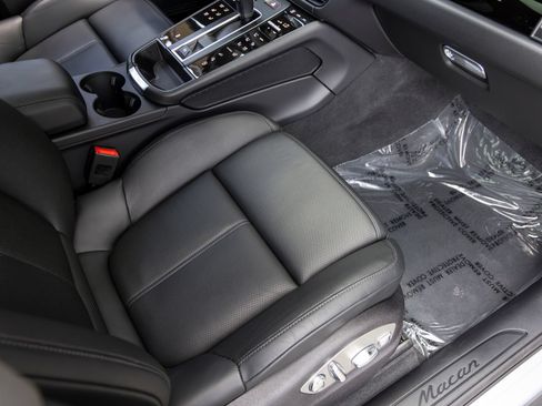 Certified 2026 Porsche Macan AWD/4WD image 63