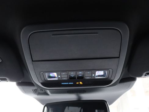 Used 2025 Ford Explorer ST image 31