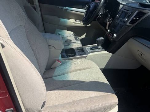 Used 2014 Subaru Outback 2.5i Premium AWD/4WD image 6