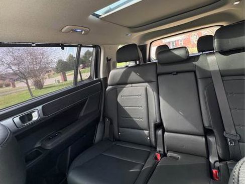 Used 2025 Hyundai Santa Fe Limited image 3