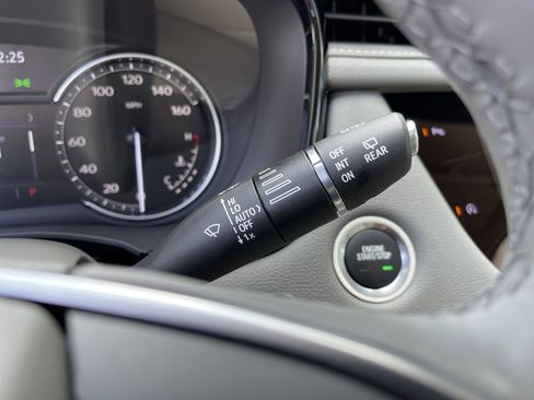 Certified 2025 Cadillac XT5 Premium Luxury image 22