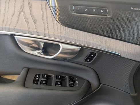 New 2026 Volvo XC90 B6 Ultra w/ Protection Package AWD/4WD image 9