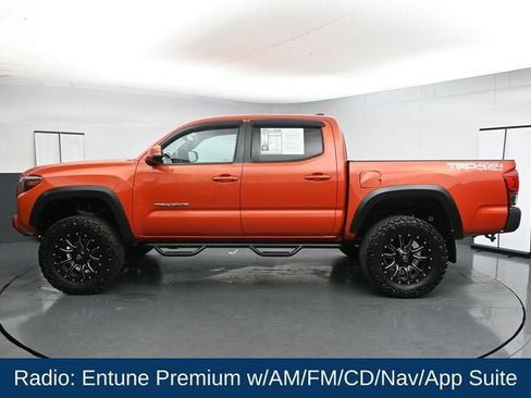 Used 2017 Toyota Tacoma TRD Off-Road w/ Tow Package (A/T) image 7