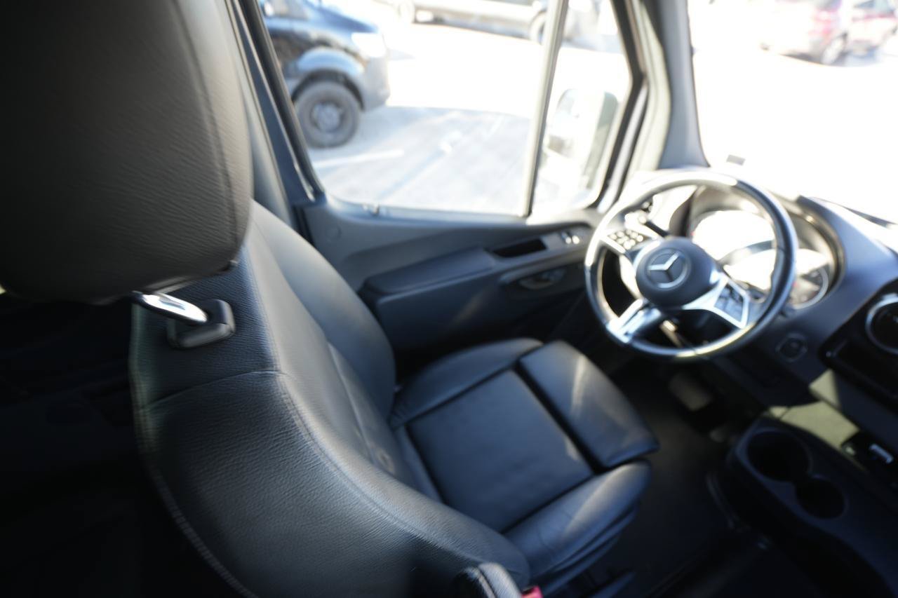 Used 2025 Mercedes-Benz Sprinter 2500 image 22