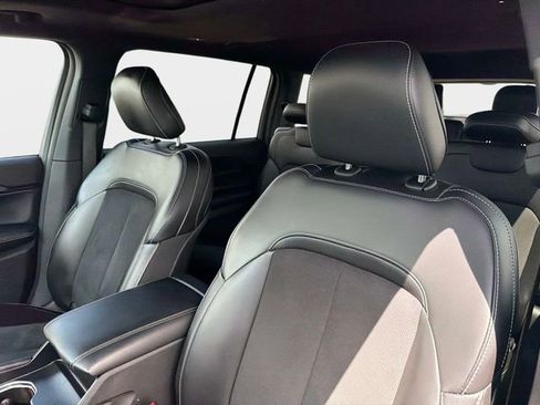 Used 2025 Jeep Grand Cherokee L Altitude image 20