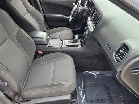 Used 2022 Dodge Charger SXT w/ Blacktop Package image 18