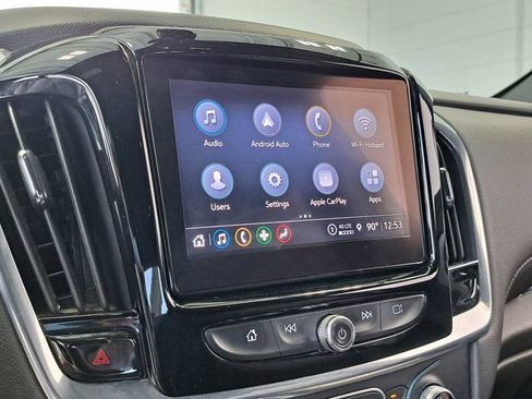 Used 2022 Chevrolet Traverse LT FWD image 15