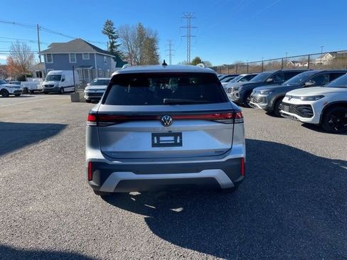 New 2026 Volkswagen Tiguan SE image 3