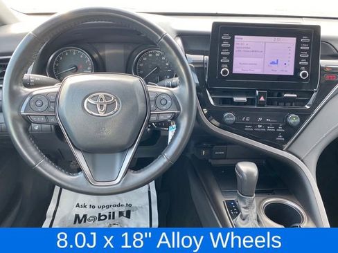 Used 2023 Toyota Camry SE image 6