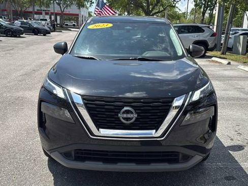 Used 2023 Nissan Rogue S image 2