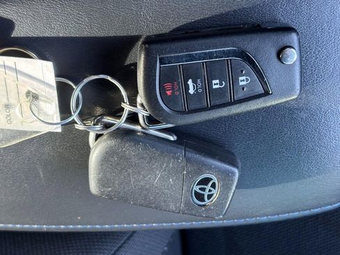 Used 2022 Toyota Corolla SE image 7